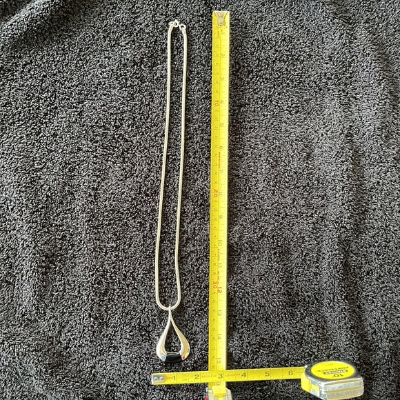 Sarah Coventry 15” Tear Drop Necklace - Picture 3 of 3